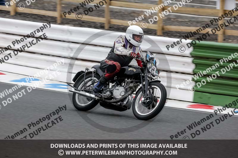 Vintage motorcycle club;eventdigitalimages;mallory park;mallory park trackday photographs;no limits trackdays;peter wileman photography;trackday digital images;trackday photos;vmcc festival 1000 bikes photographs